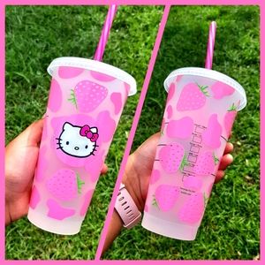 HELLO KITTY STRAWBERRY COW CUP